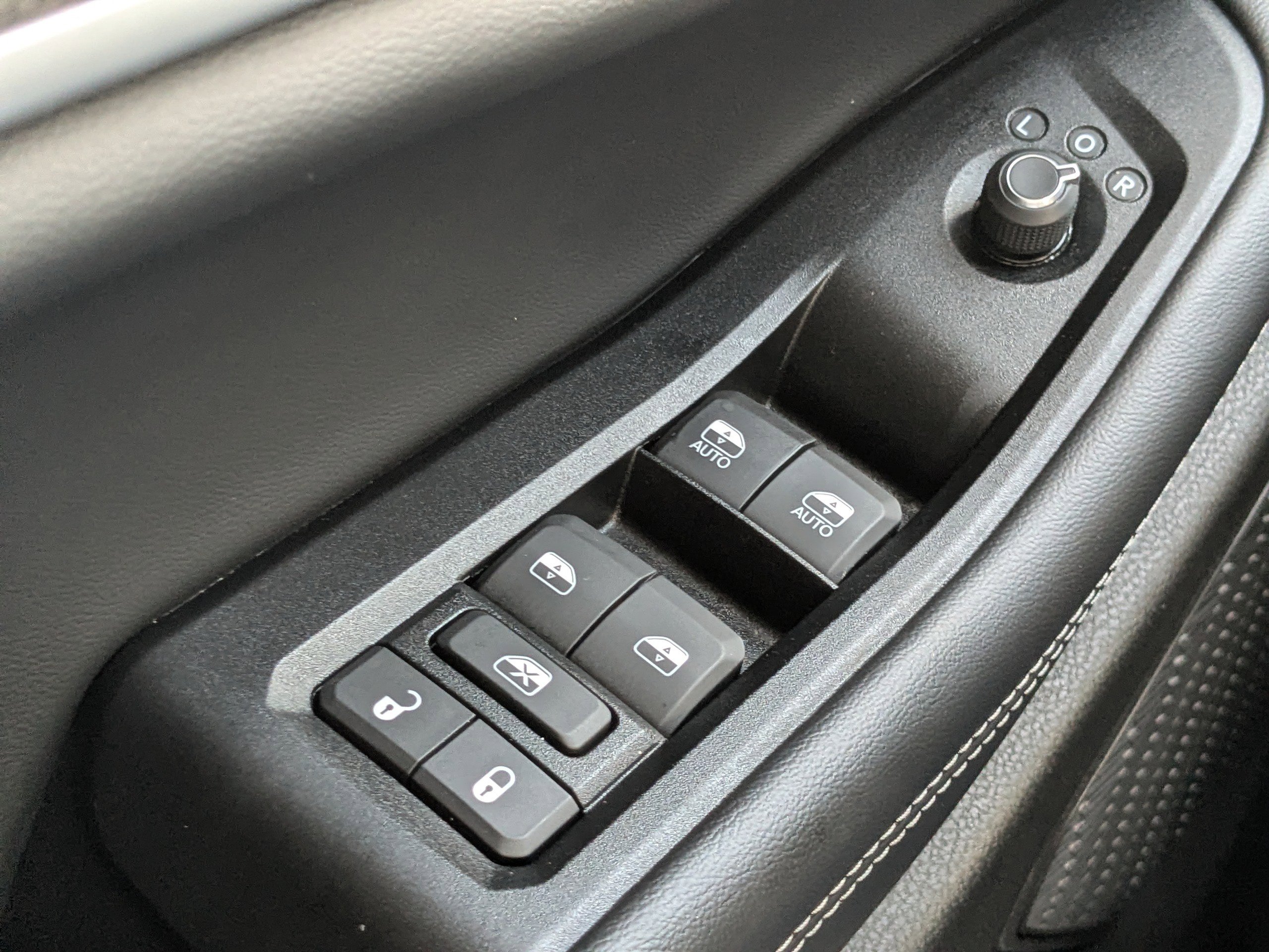 Used 2023 Jeep Grand Cherokee Limited image 23