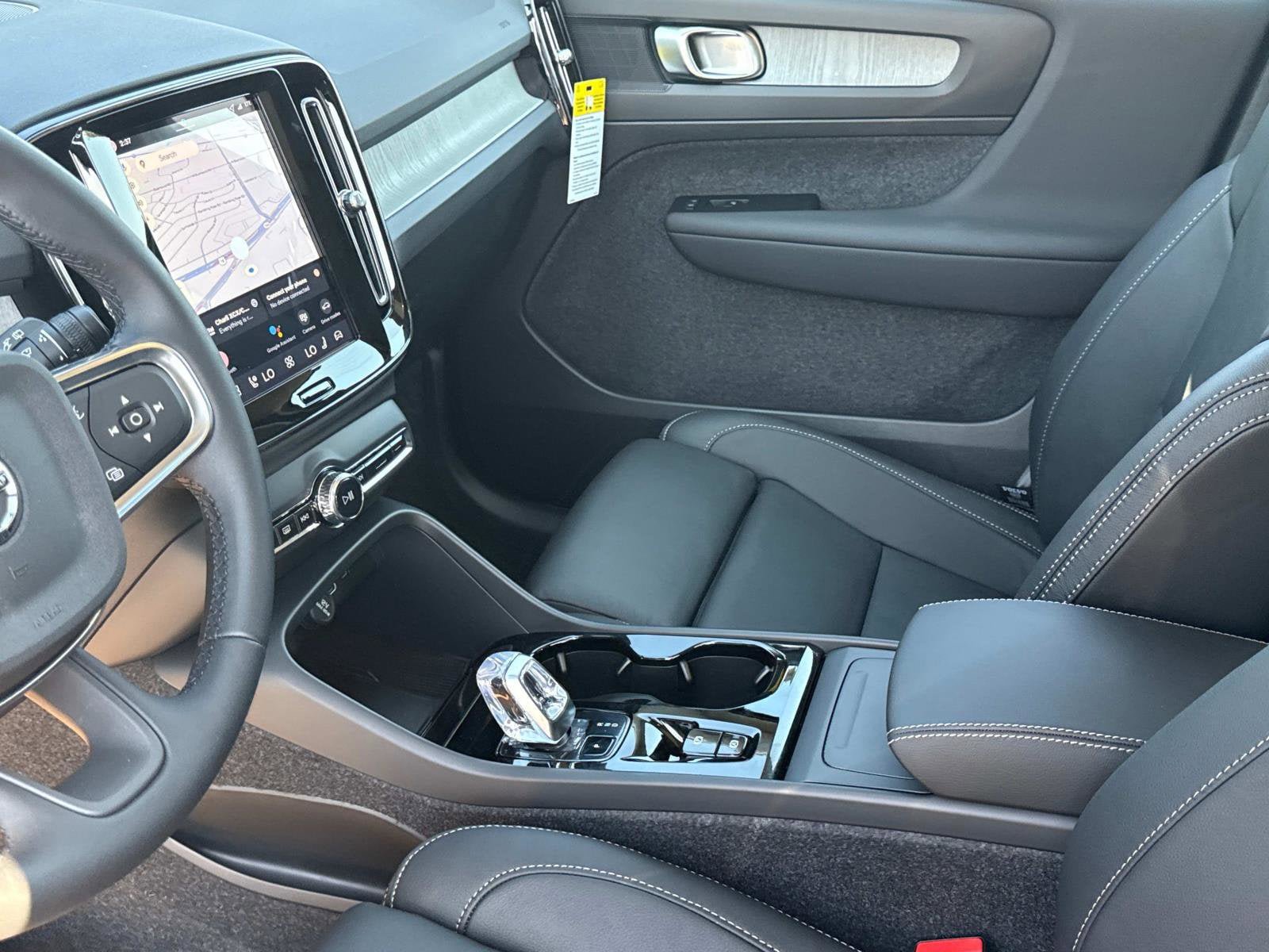 New 2026 Volvo XC40 B5 Plus w/ Climate Package AWD/4WD image 19