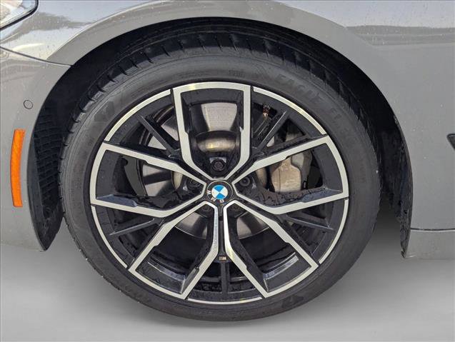 Used 2021 BMW 530i w/ M Sport Package image 9
