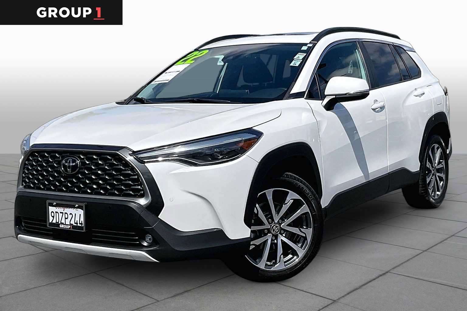 Used 2022 Toyota Corolla Cross XLE w/ Convenience Package AWD/4WD image 1