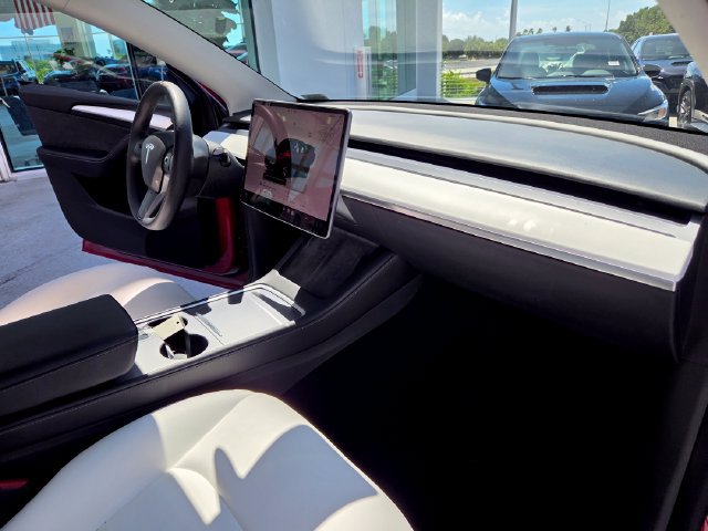 Used 2022 Tesla Model Y Long Range AWD/4WD image 24