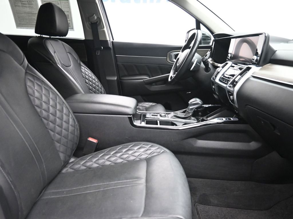 Used 2023 Kia Sorento SX Prestige image 7