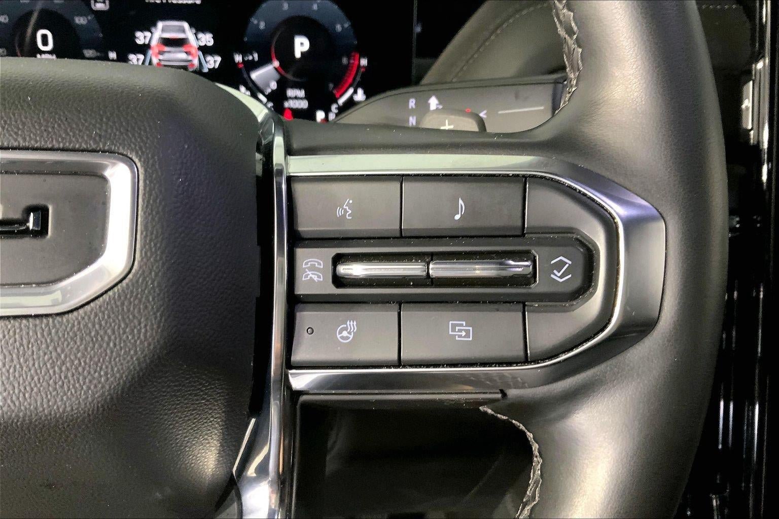 Used 2025 GMC Yukon Denali AWD/4WD image 19