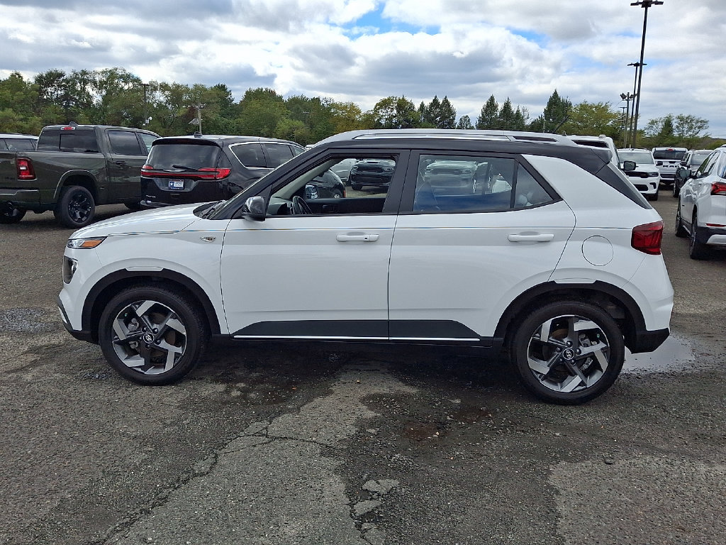 Used 2026 Hyundai Venue SEL FWD image 7