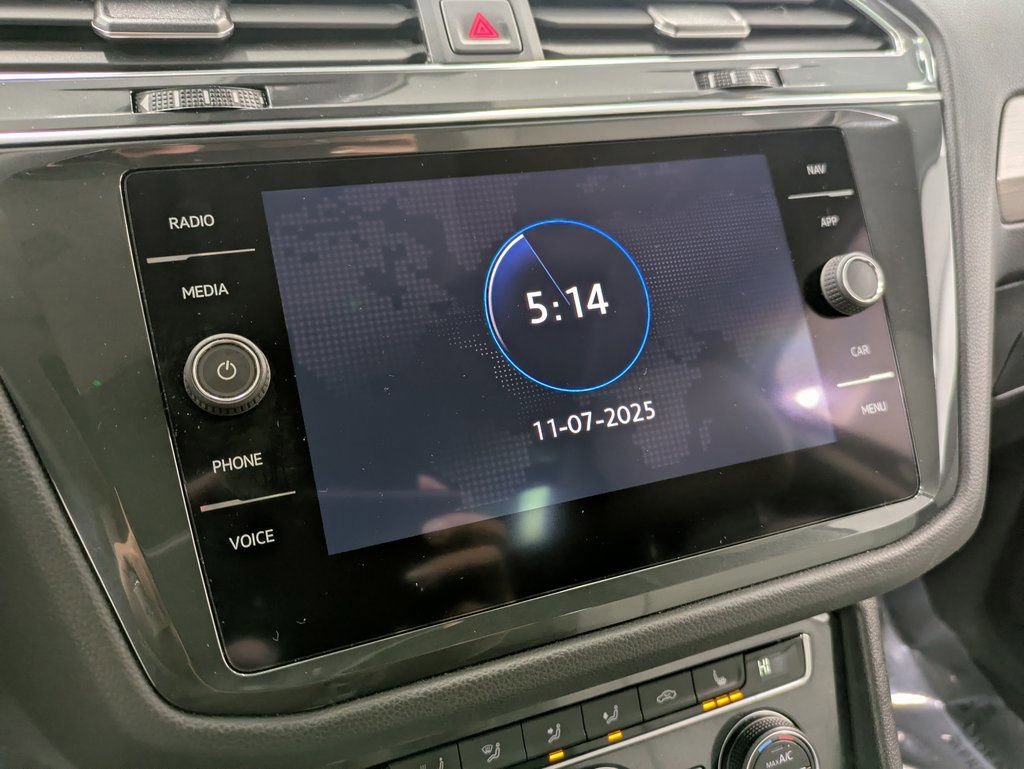 Used 2020 Volkswagen Tiguan SEL image 13
