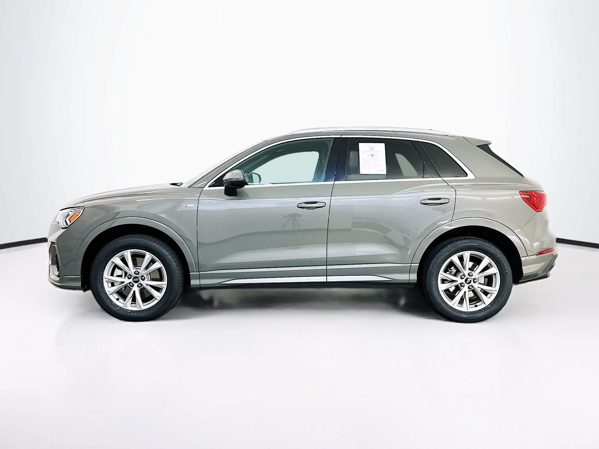 Used 2025 Audi Q3 2.0T Premium AWD/4WD image 4