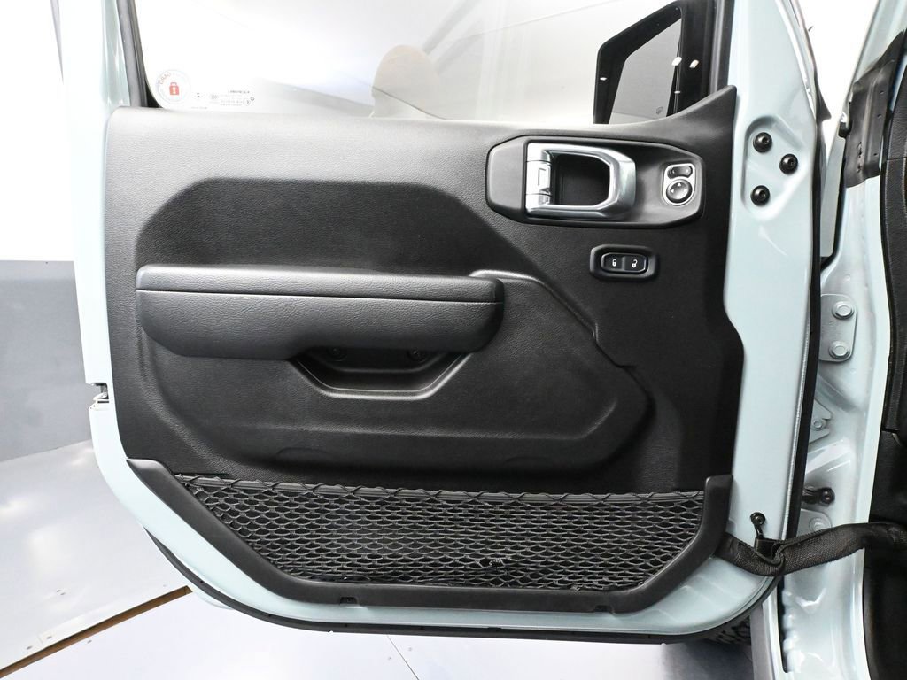 Used 2024 Jeep Wrangler Unlimited Rubicon w/ Convenience Group image 20