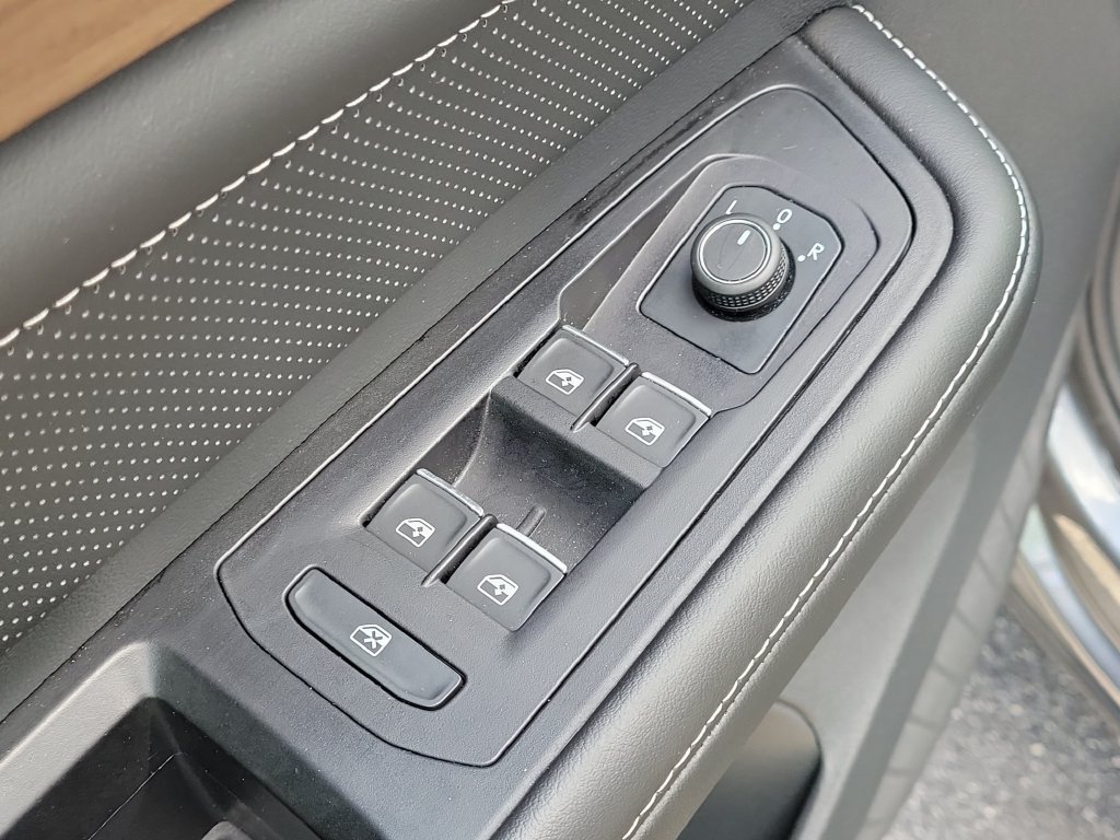 Certified 2024 Volkswagen Atlas SE FWD image 20