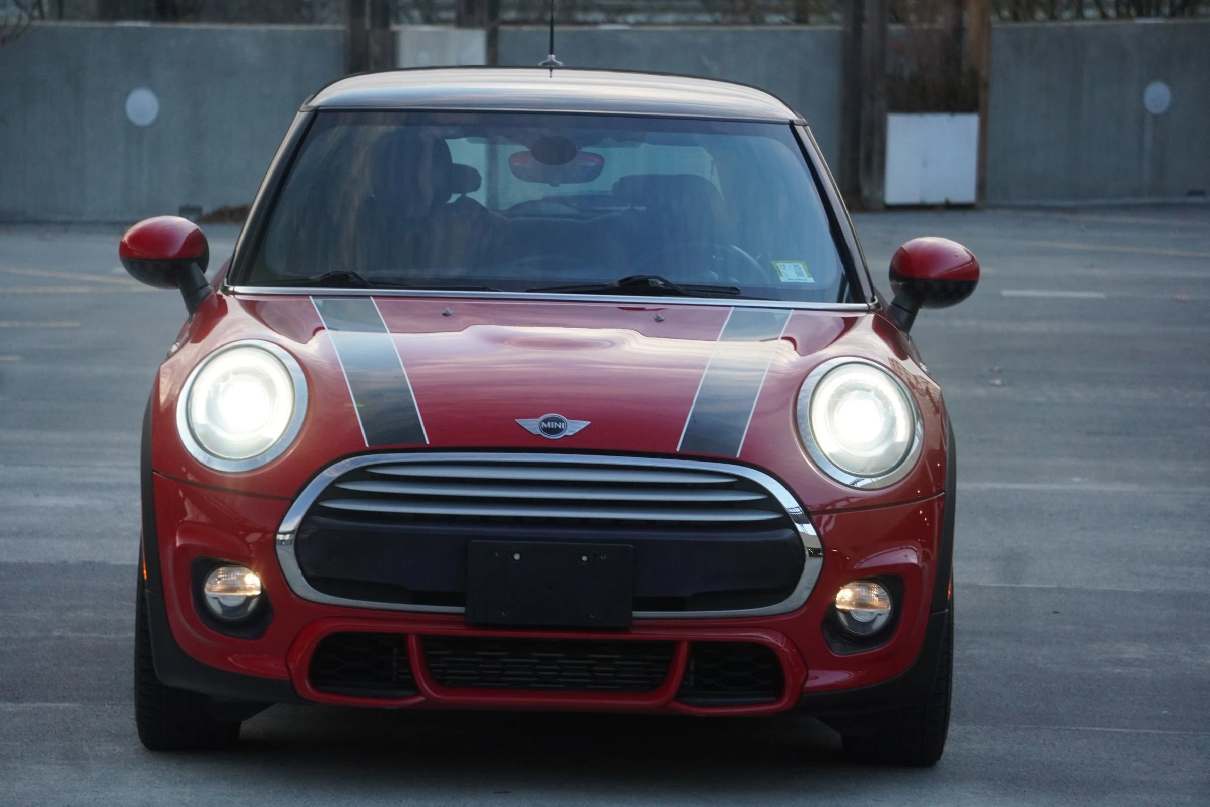 Used 2015 MINI Cooper 2-Door Hardtop image 6