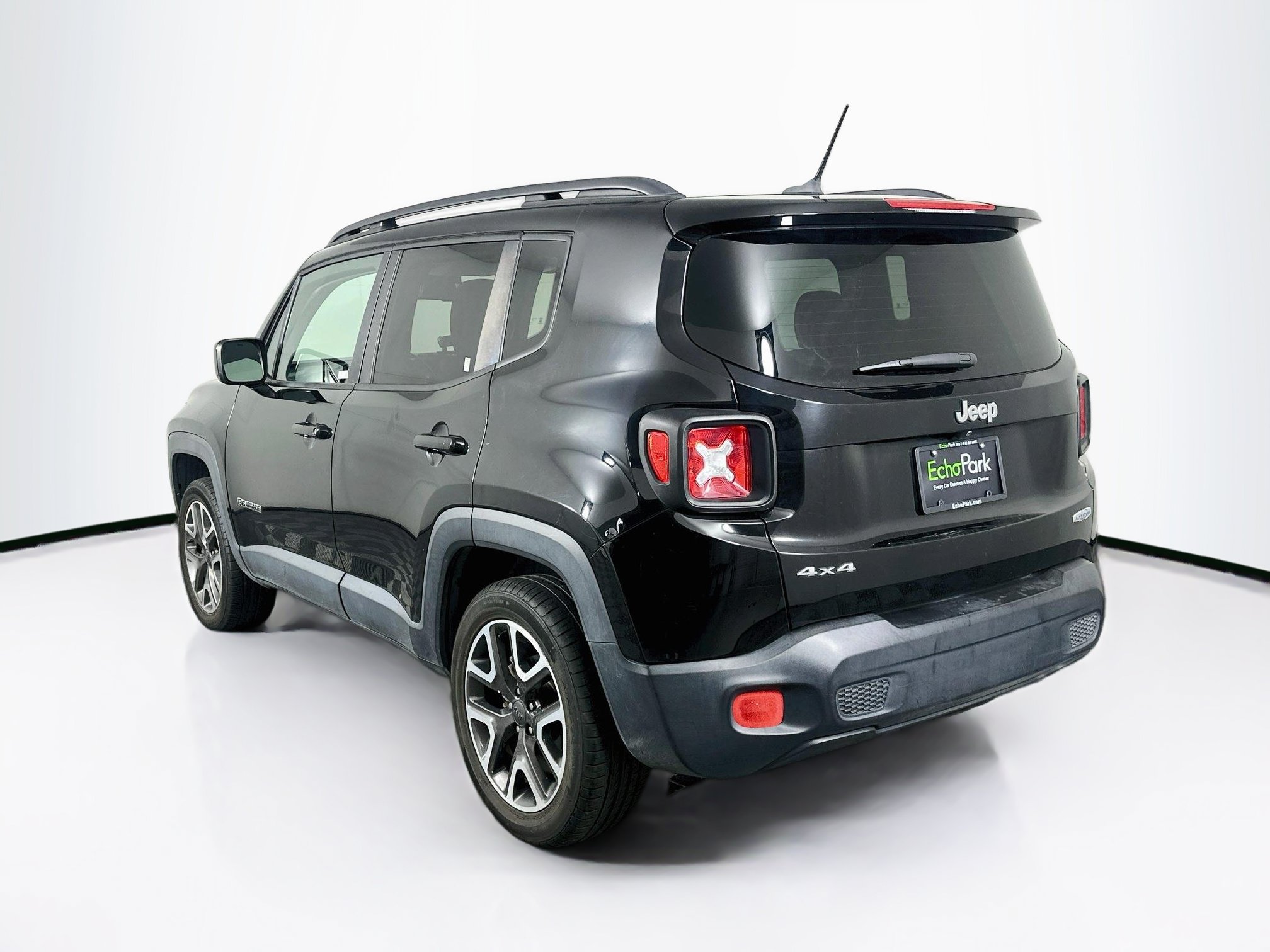 Used 2017 Jeep Renegade Latitude w/ Safety & Security Group (ALP) AWD/4WD image 5