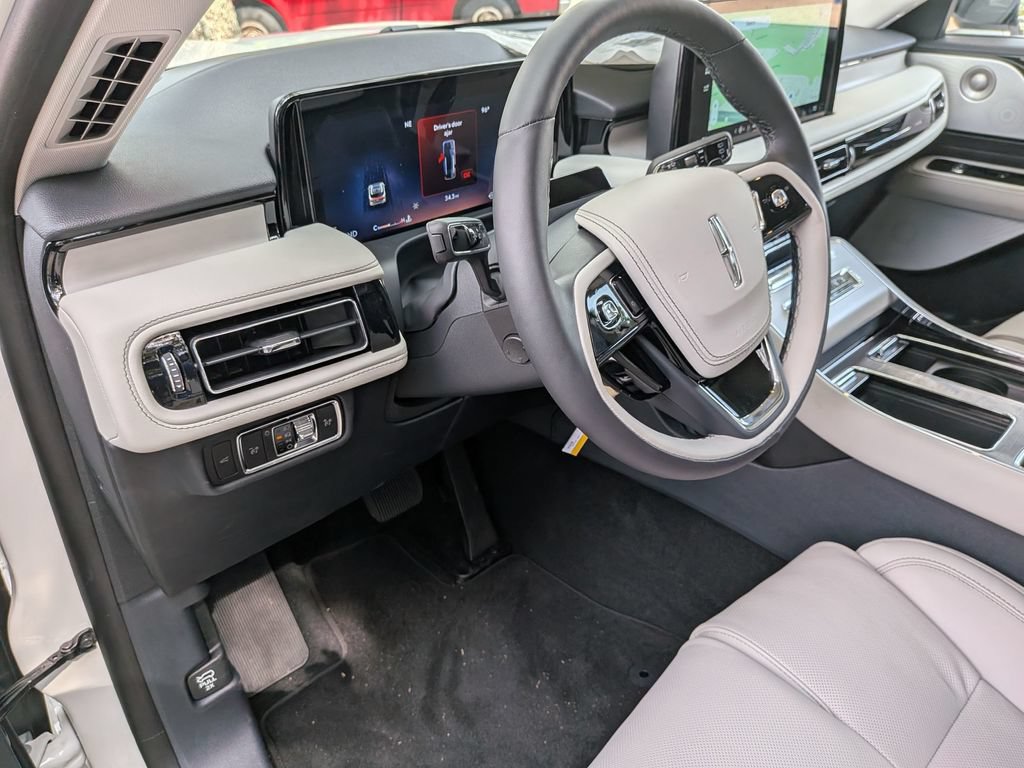 New 2026 Lincoln Aviator Reserve w/ Luxury Package RWD image 35