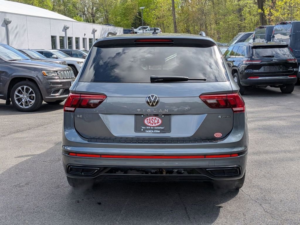 Used 2024 Volkswagen Tiguan SE R-Line AWD/4WD image 4