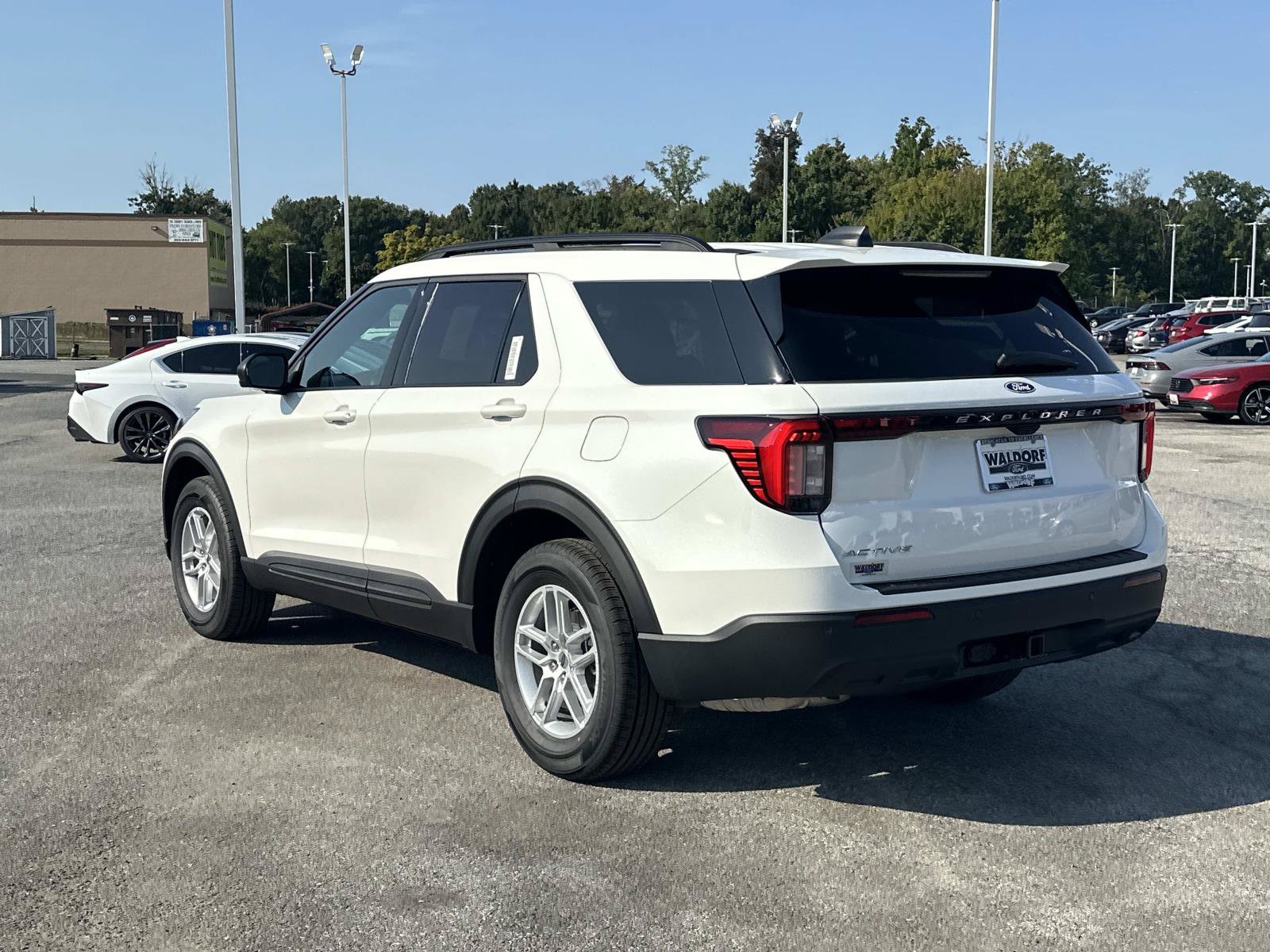 New 2027 Ford Explorer Active AWD/4WD image 4
