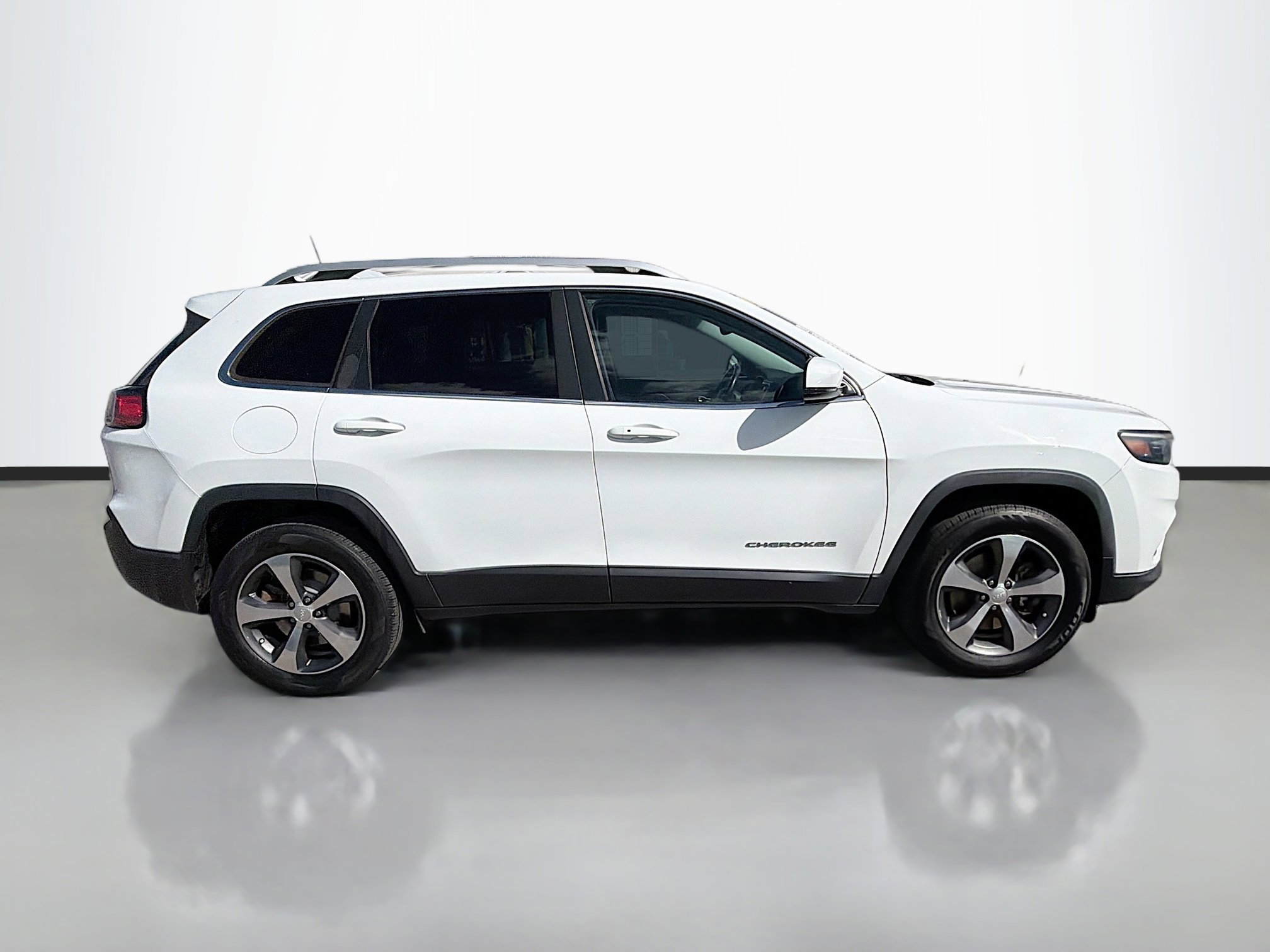 Used 2020 Jeep Cherokee Limited image 2