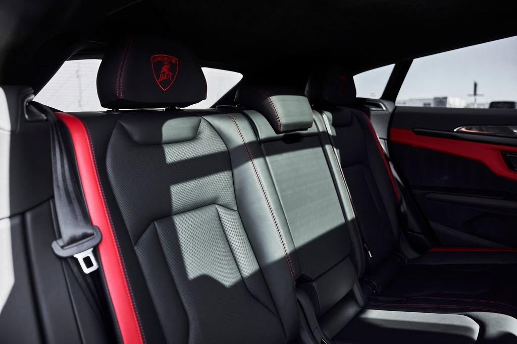 Used 2025 Lamborghini Urus S AWD/4WD image 43