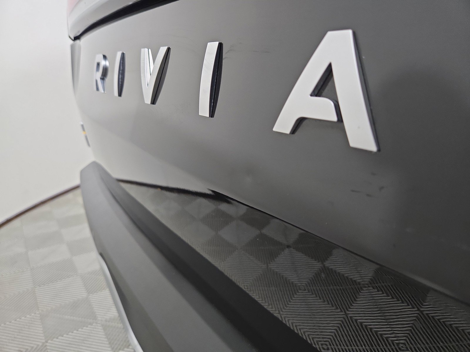 Used 2024 Rivian R1T Adventure AWD/4WD image 33