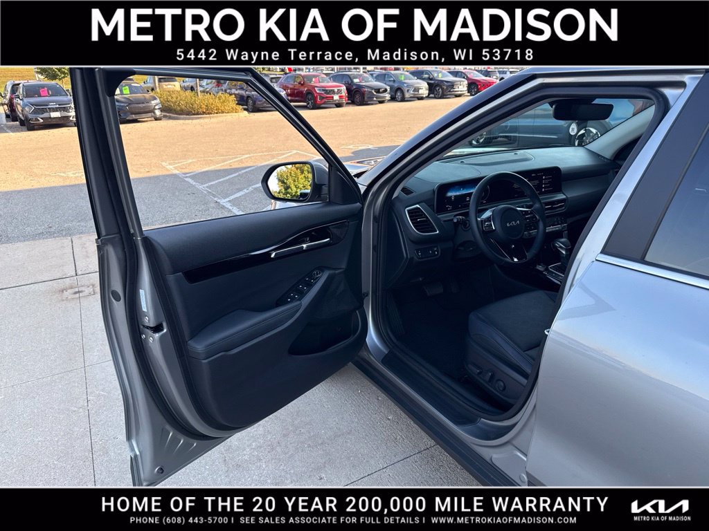Used 2025 Kia Seltos EX w/ EX Sunroof Package AWD/4WD image 11