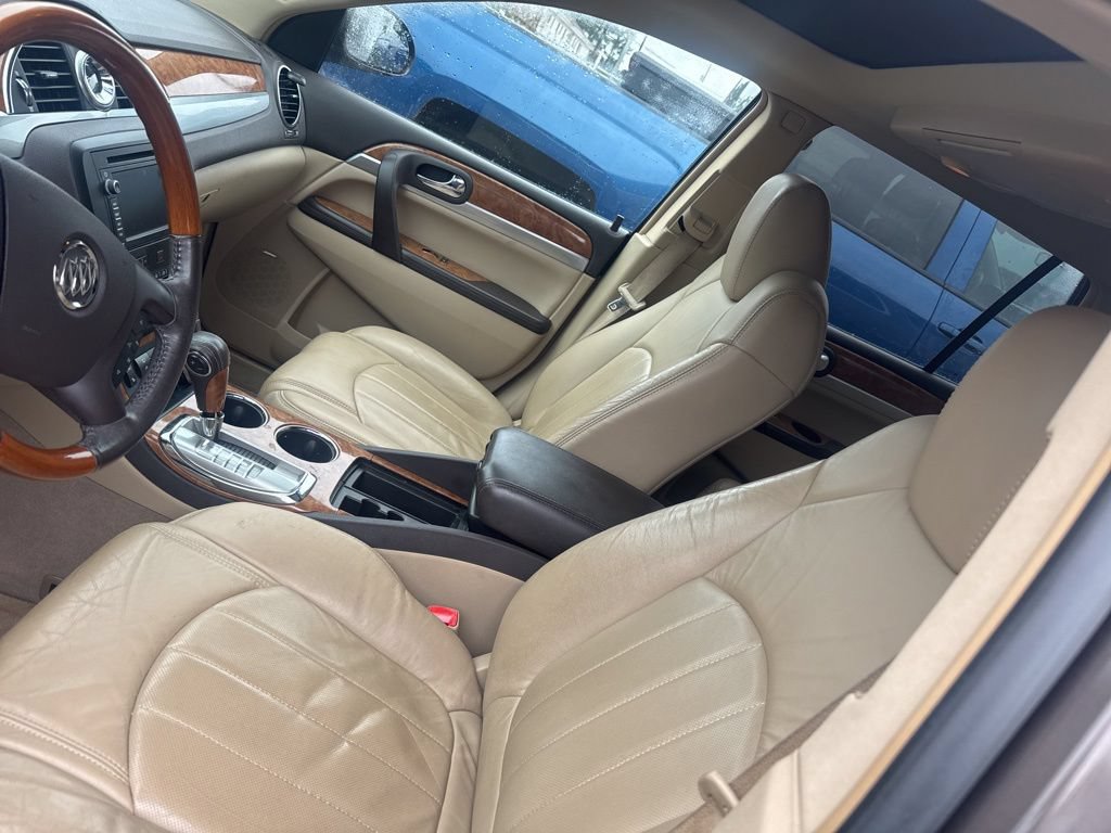 Used 2008 Buick Enclave CXL w/ Entertainment Package #4 FWD image 2