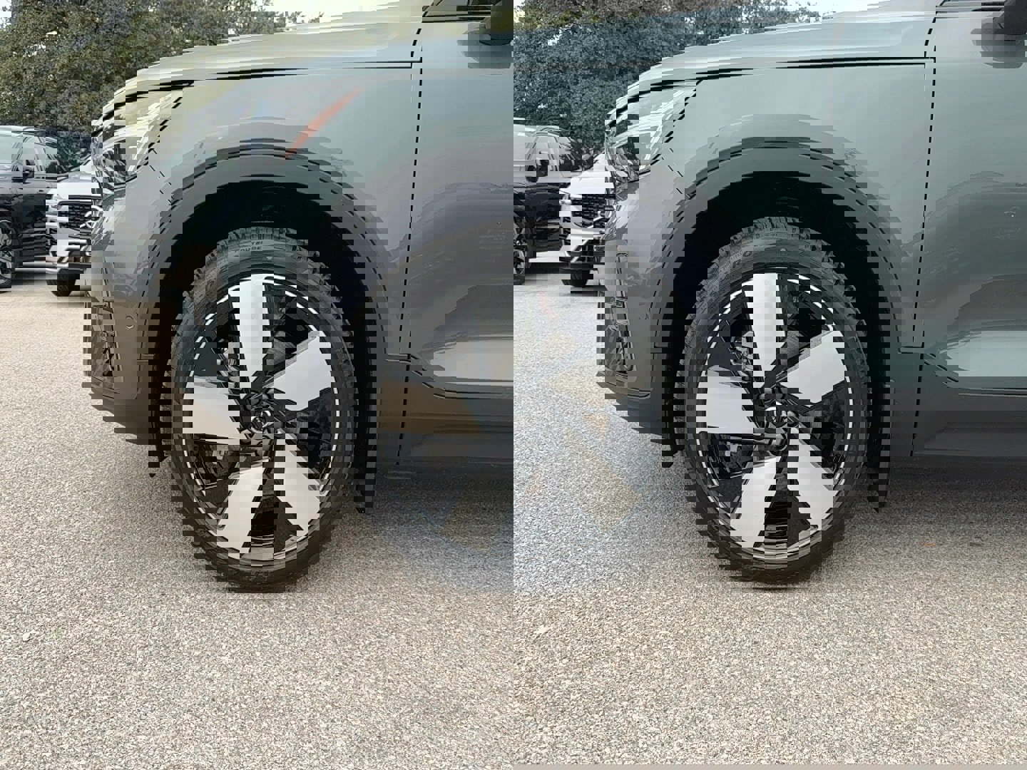 New 2026 Volvo EX40 Plus w/ Climate Package image 10