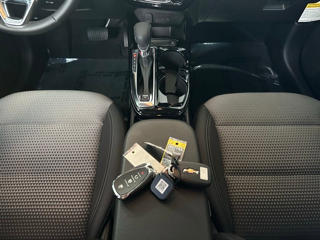 Used 2025 Chevrolet Trax LT w/ Driver Confidence Package image 23