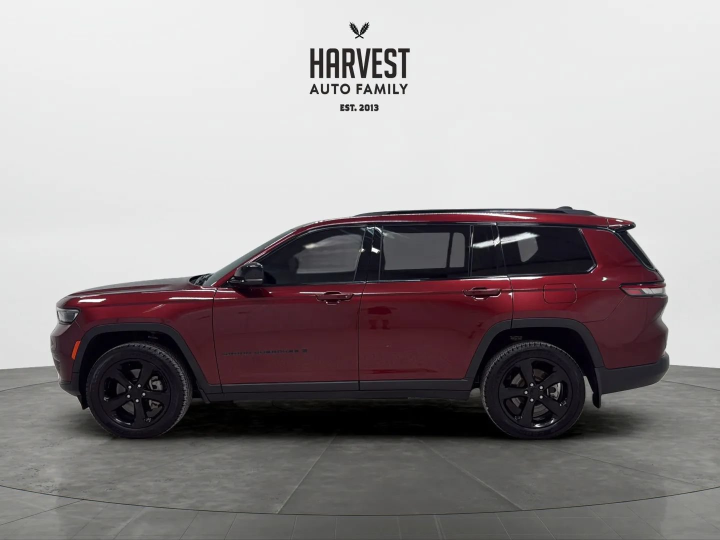 Used 2023 Jeep Grand Cherokee L Laredo AWD/4WD image 2