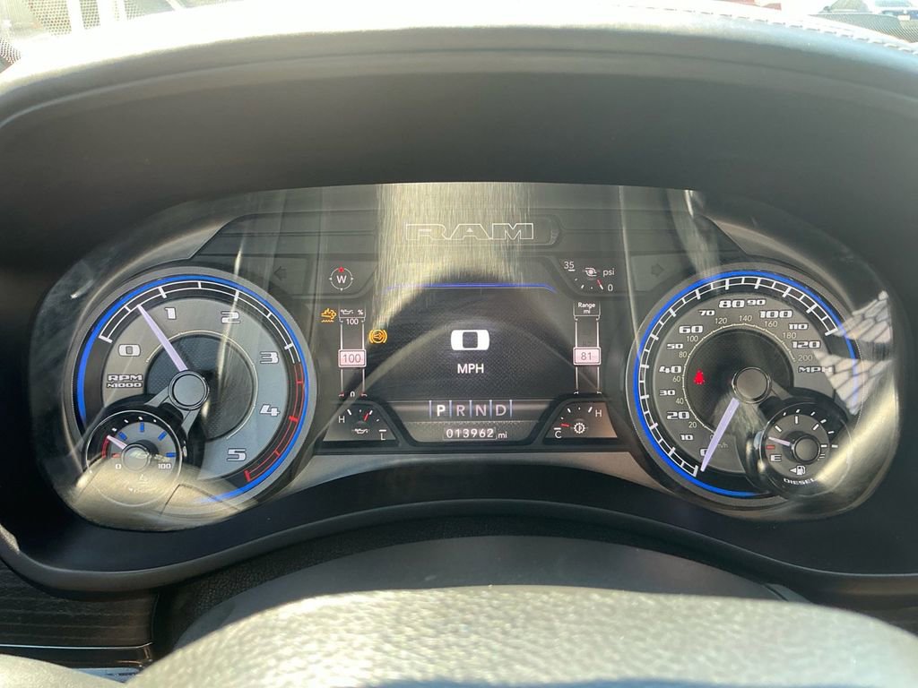 Used 2022 RAM 5500 4x4 Crew Cab image 19