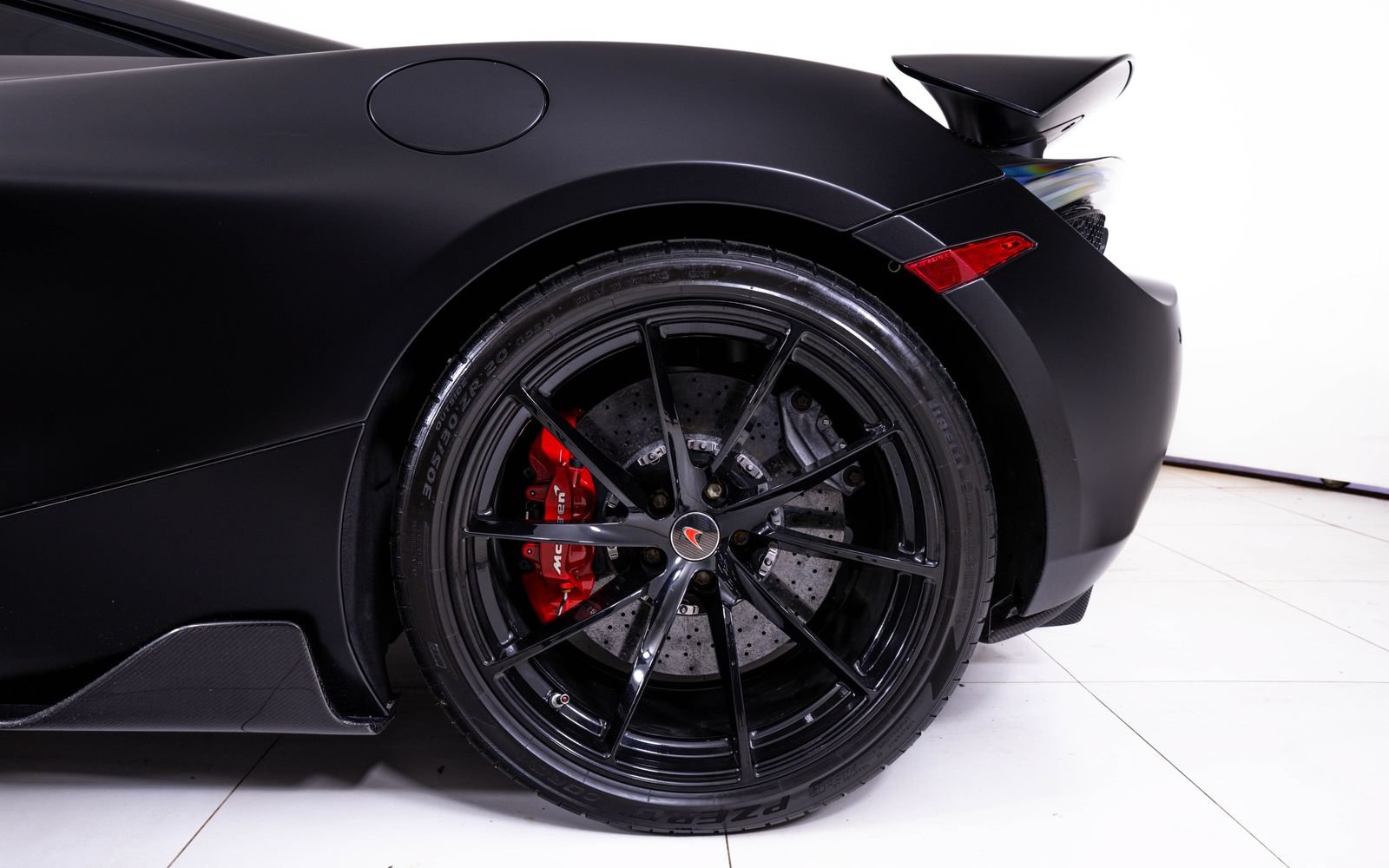Used 2019 McLaren 720S Performance RWD image 17