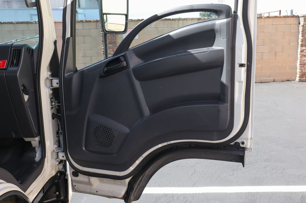 Used 2024 Isuzu NPR RWD image 32