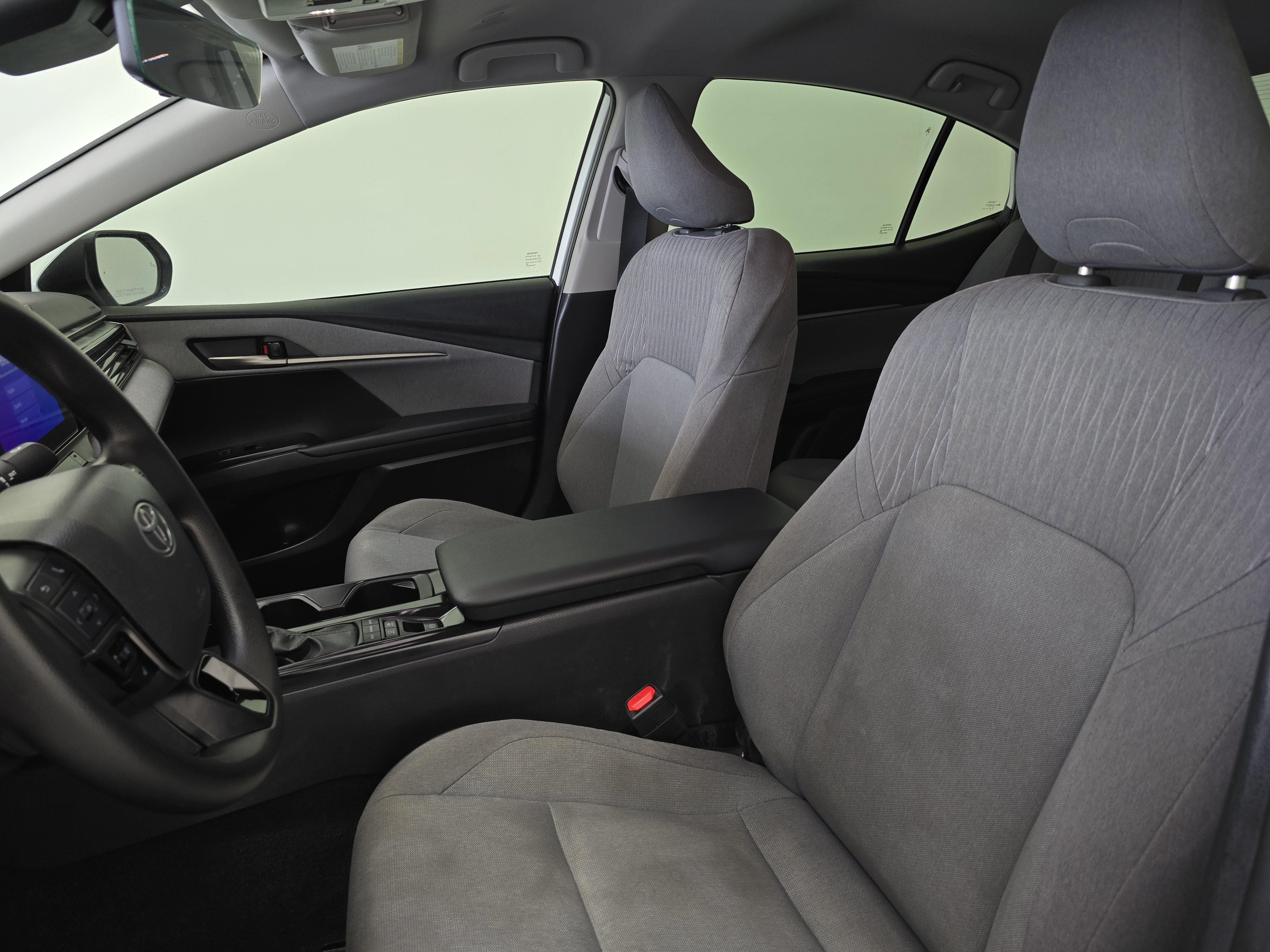 Used 2025 Toyota Camry LE FWD image 18