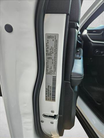 Used 2025 Jeep Grand Cherokee Laredo X RWD image 17