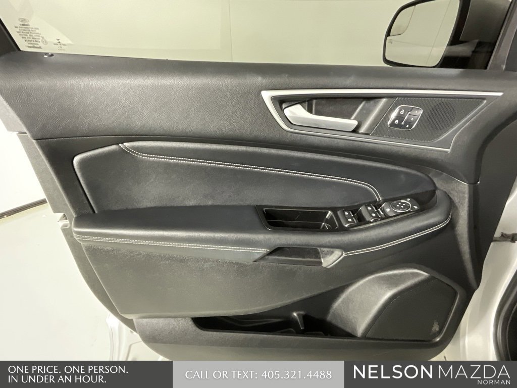 Used 2018 Ford Edge Titanium image 16