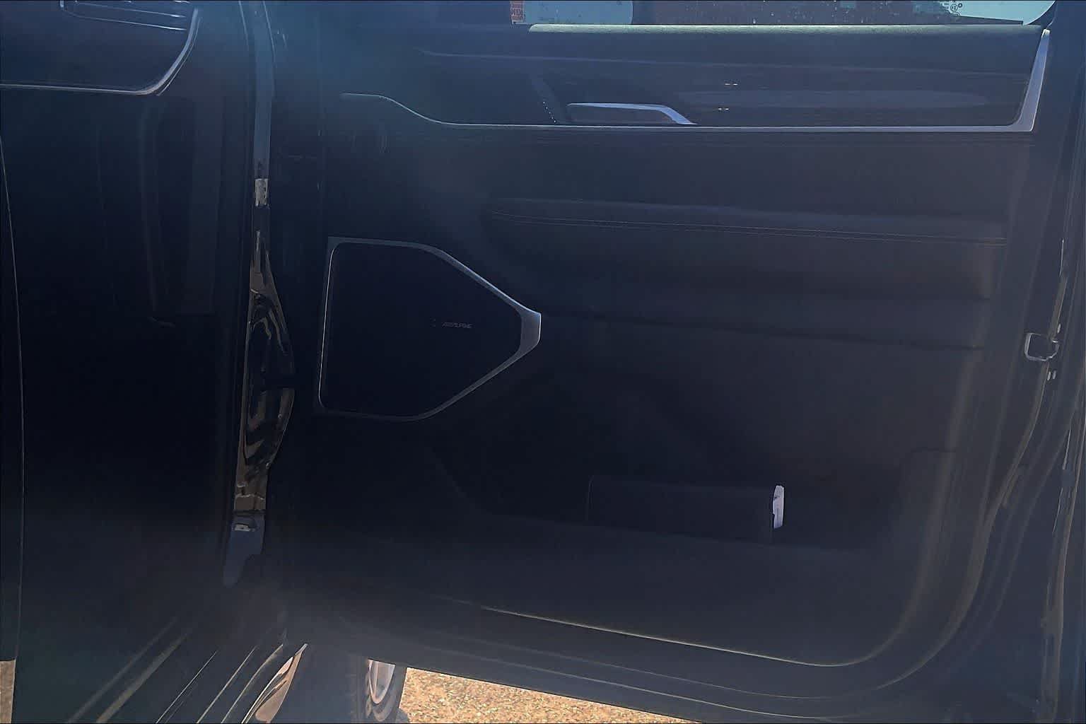 Used 2022 Jeep Wagoneer Series II AWD/4WD image 27