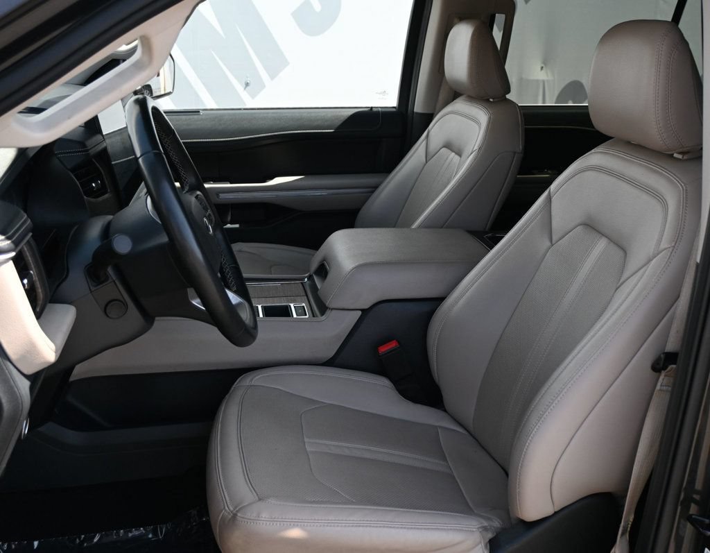 Used 2024 Ford Expedition Max Limited RWD image 18