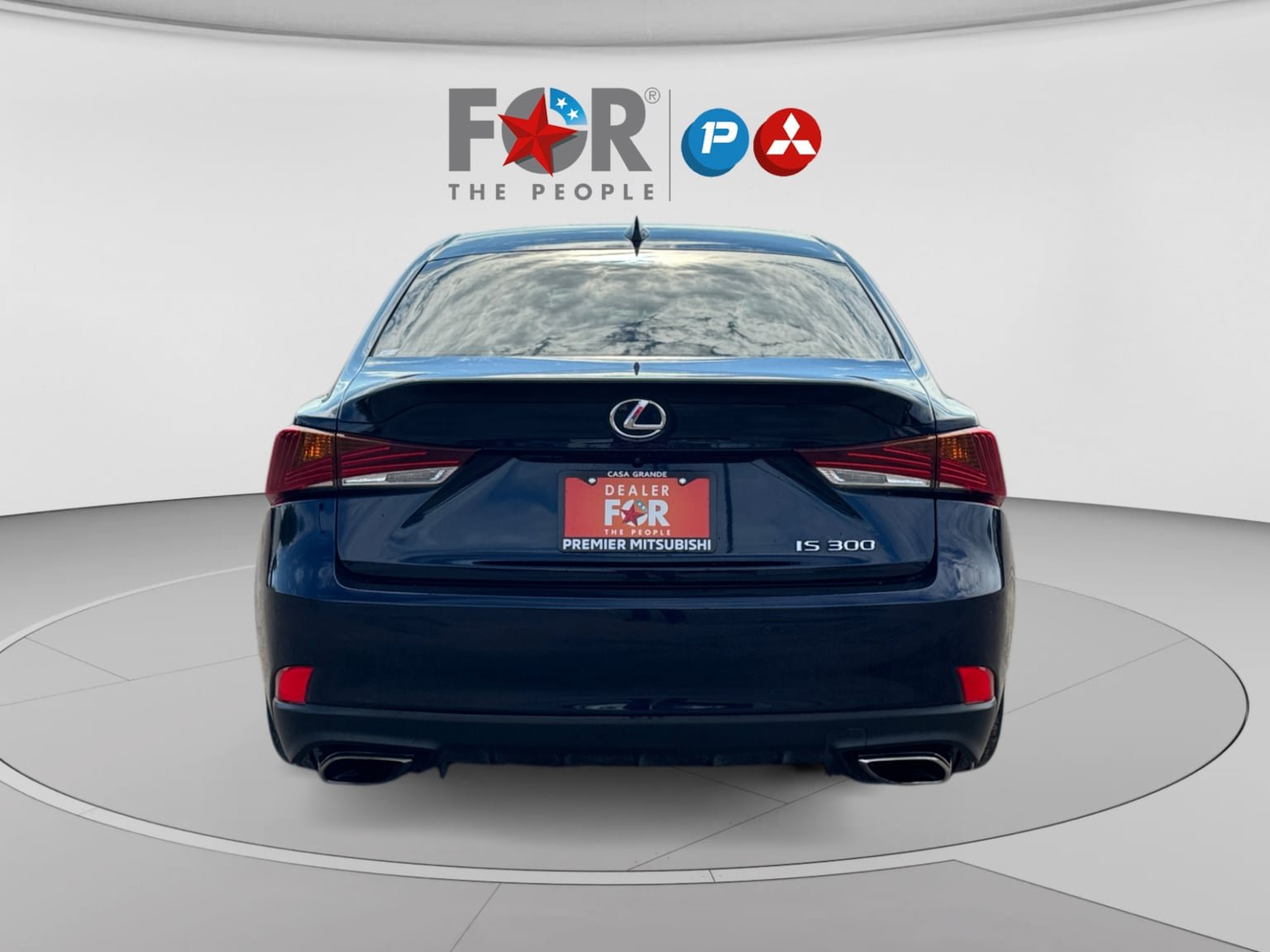 Used 2018 Lexus IS 300 w/ Comfort Package RWD image 4