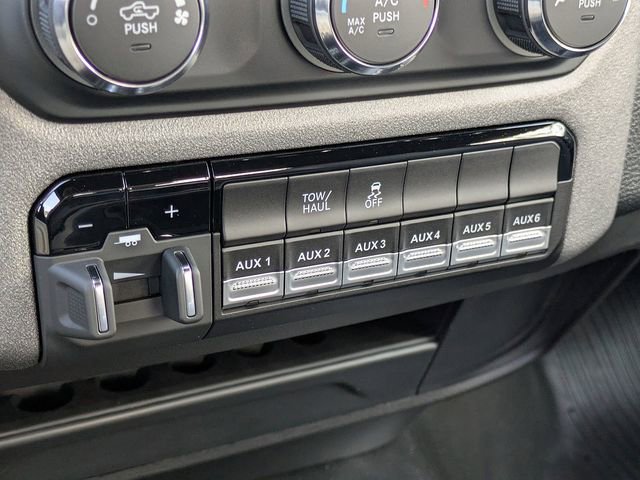 Used 2024 RAM 2500 Tradesman w/ Chrome Appearance Group image 23