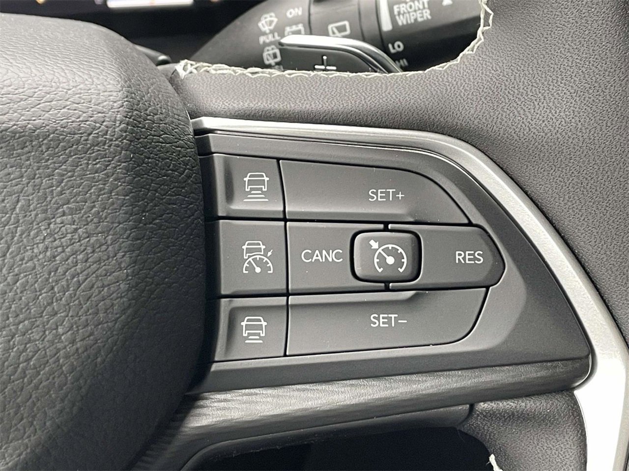 New 2025 Jeep Grand Cherokee Laredo w/ Luxury Tech Group I image 36