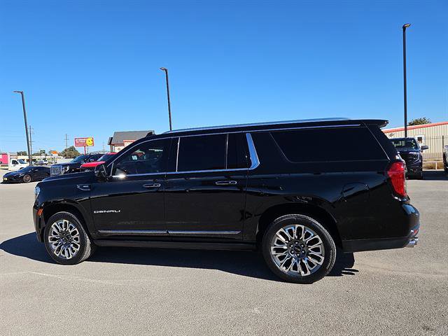 Used 2023 GMC Yukon XL Denali Ultimate w/ LPO, Floor Liner Package image 2