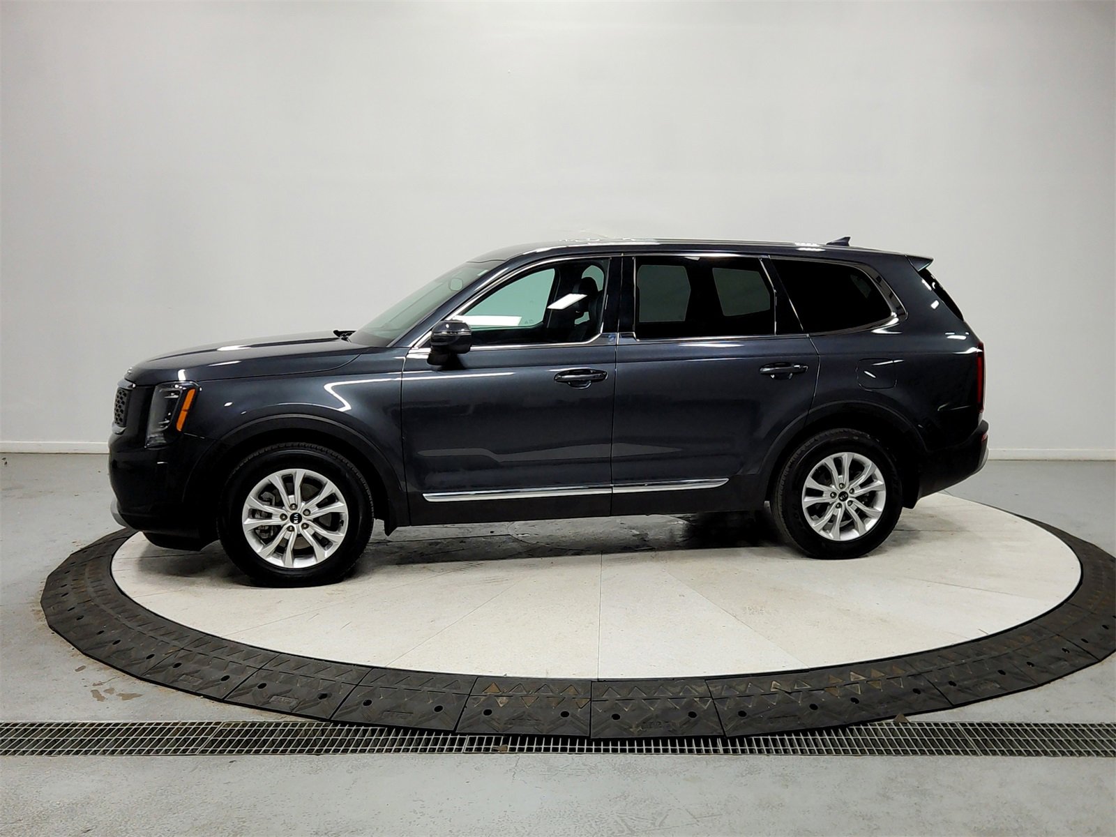 Used 2021 Kia Telluride LX image 4