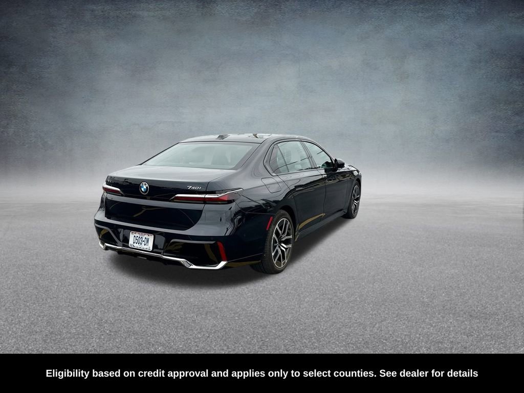 Used 2024 BMW 740i xDrive image 10