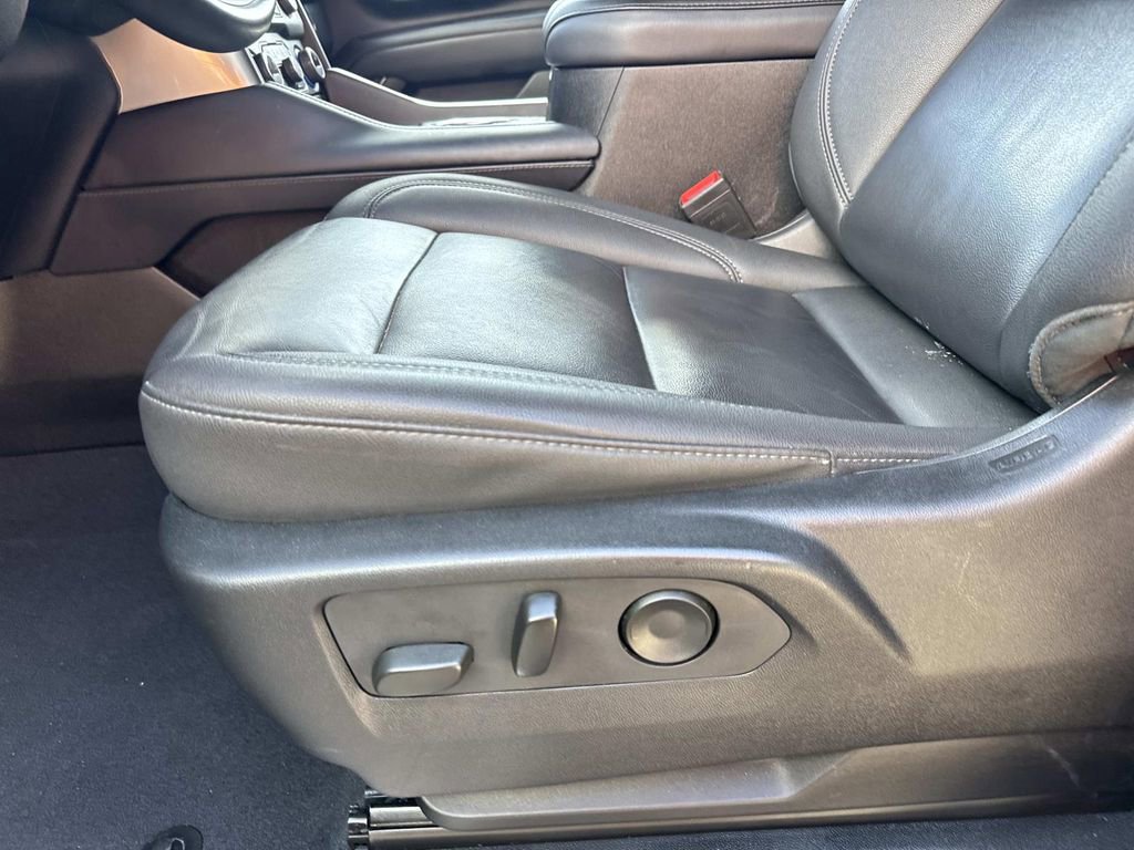 Used 2024 Chevrolet Tahoe LT RWD image 18
