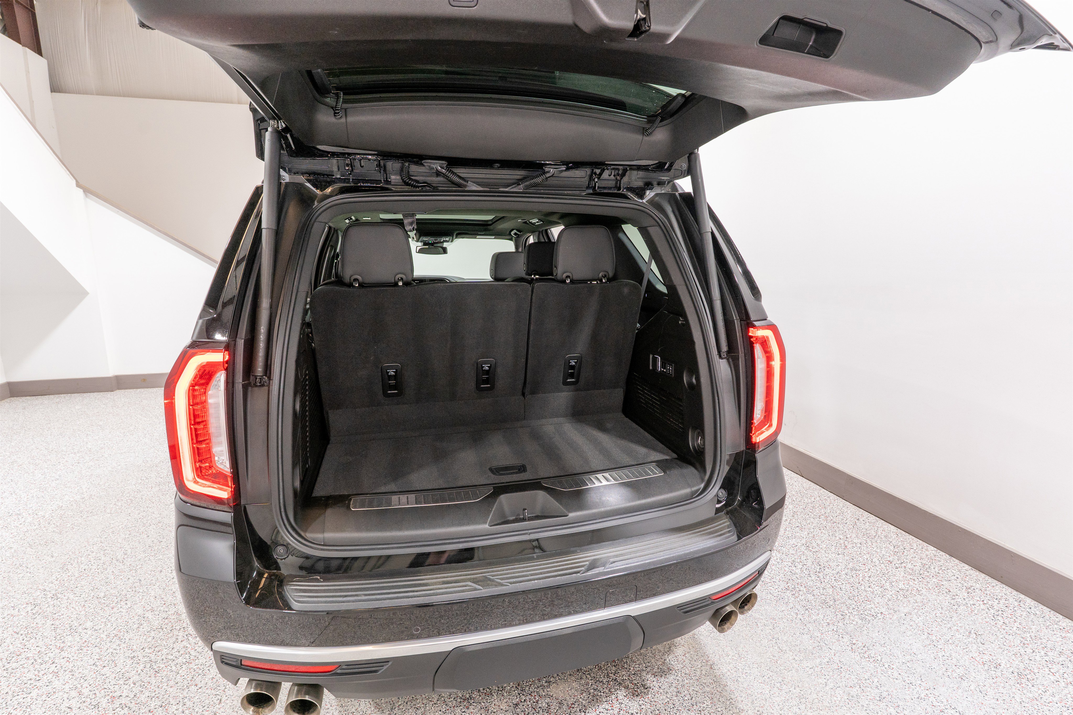 Used 2023 GMC Yukon Denali image 35