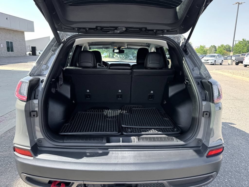 Used 2022 Jeep Cherokee Trailhawk w/ Premium Leather Package AWD/4WD image 11