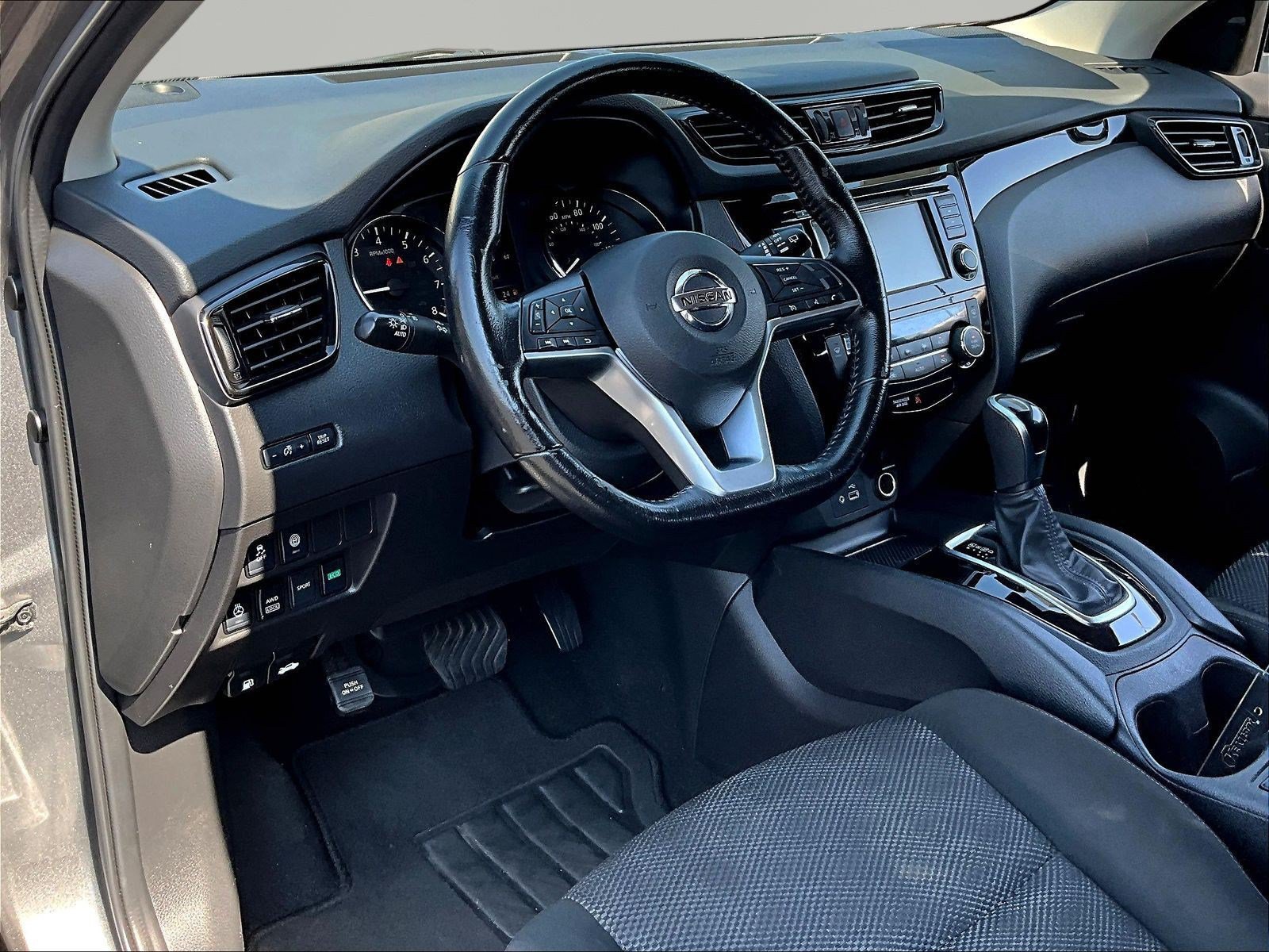 Used 2021 Nissan Rogue Sport SV AWD/4WD image 17