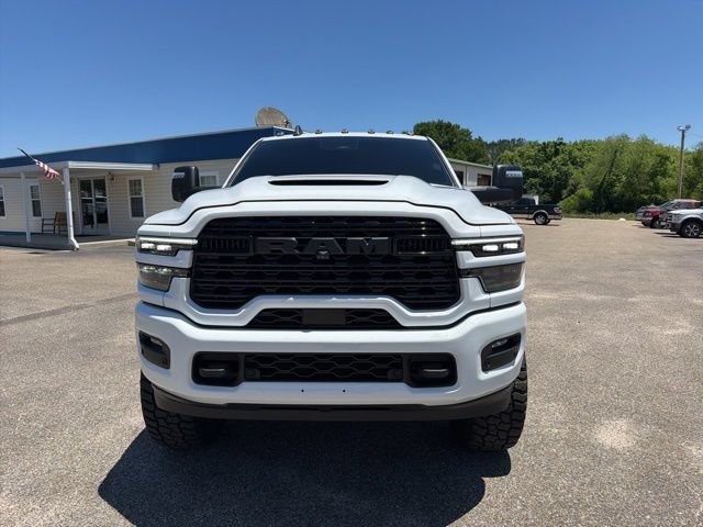 Used 2025 RAM 3500 Limited AWD/4WD image 2
