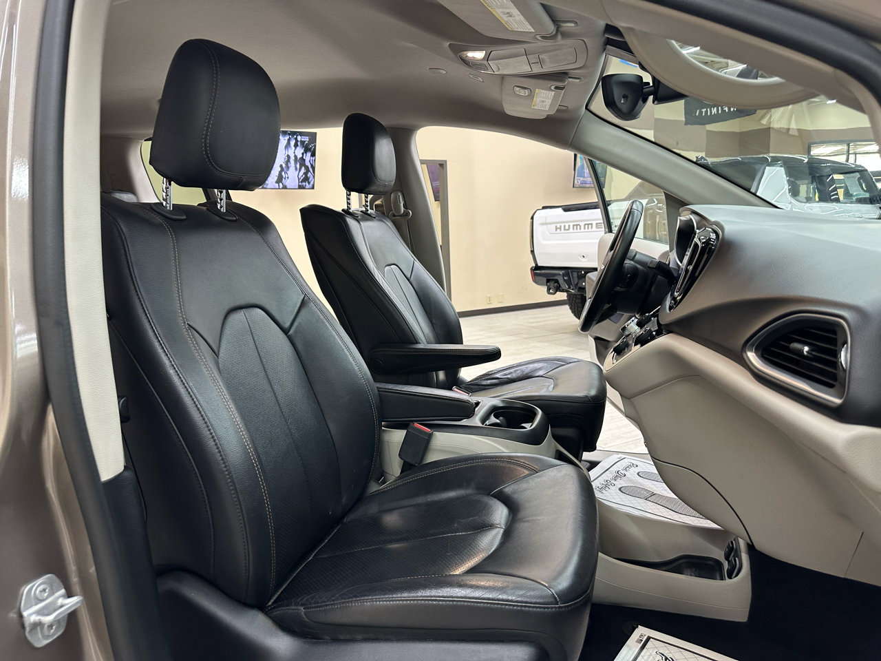 Used 2018 Chrysler Pacifica Touring-L Plus image 44