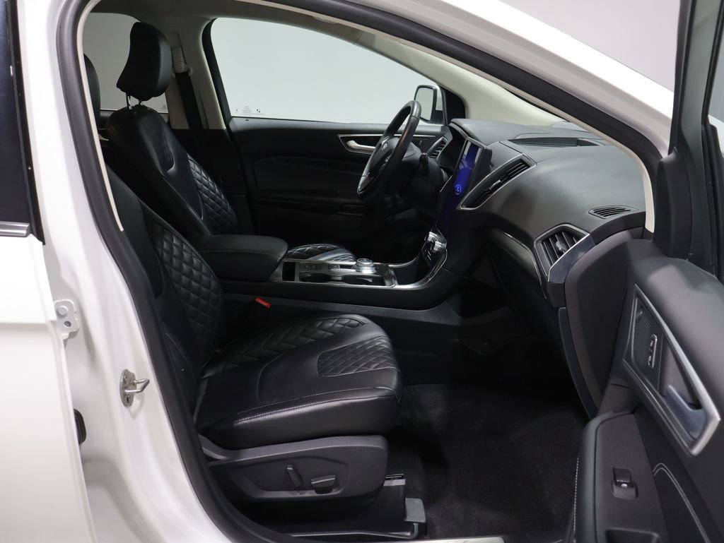 Used 2024 Ford Edge Titanium w/ Equipment Group 301A AWD/4WD image 22