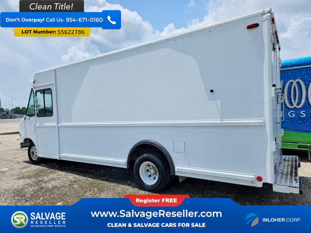 Used 2000 Ford E-350 and Econoline 350 Super Duty RWD image 3