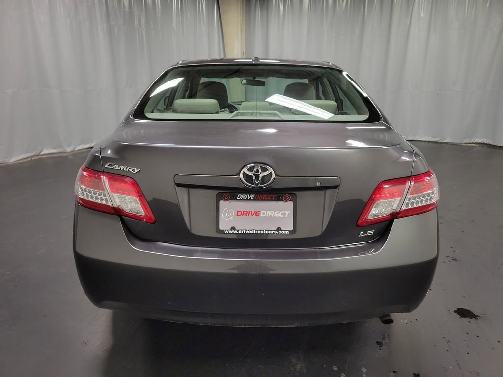 Used 2010 Toyota Camry LE image 7