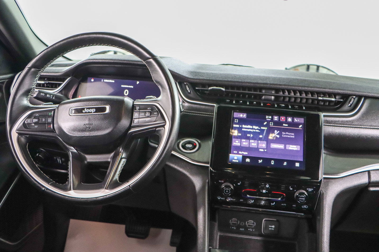 Used 2022 Jeep Grand Cherokee L Laredo image 17