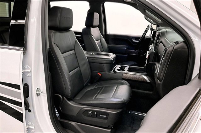 Used 2022 GMC Sierra 3500 Denali w/ Denali Ultimate Package image 7